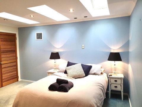 Luxurious 3 Bedroom Beachfront - Panoramic Views - e-Seniors 6