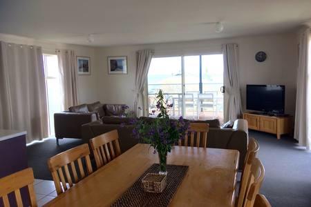 Bayview Beach House Apartment No 1 - e-Seniors 11