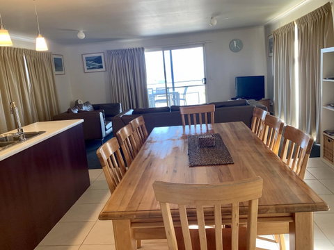 Bayview Beach House Apartment No 1 - e-Seniors 2