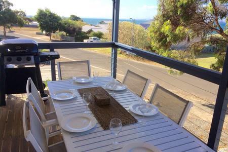 Bayview Beach House Apartment No 1 - e-Seniors 5