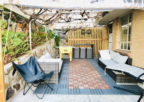 Stunning House With Beautiful Entertainment Area!! - e-Seniors 13