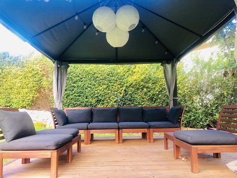 Stunning House With Beautiful Entertainment Area!! - e-Seniors 15