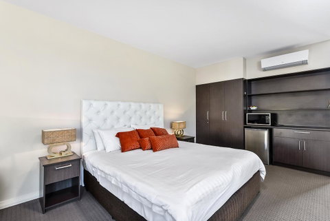 Robe Marina Accommodation - e-Seniors 11