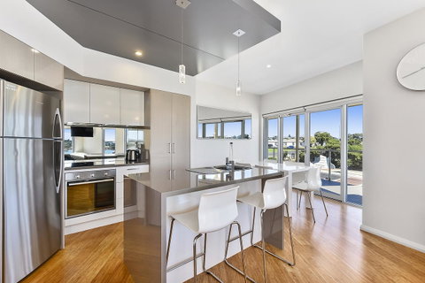 Robe Marina Accommodation - e-Seniors 21