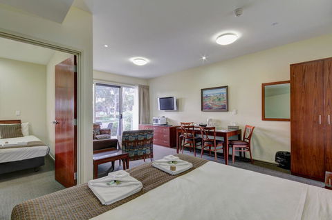 Strath Motel - e-Seniors 3