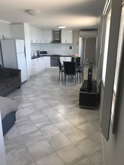 Streaky Bay Beachside & Jetty View Apartments - e-Seniors 4