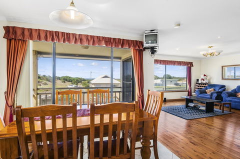 Rocks Retreat House With Sea Views - e-Seniors 14