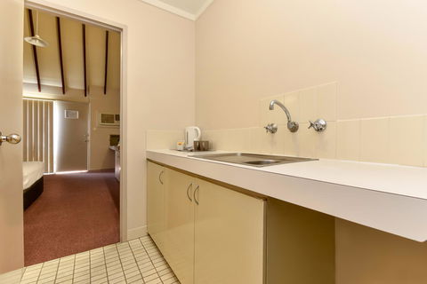 Sanno Marracoonda Perth Airport Hotel - e-Seniors 21