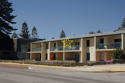 Cottesloe Beachfront Ocean View Apartment - e-Seniors 1