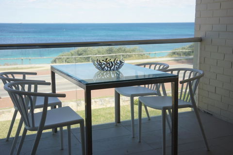 Cottesloe Beachfront Ocean View Apartment - e-Seniors 5
