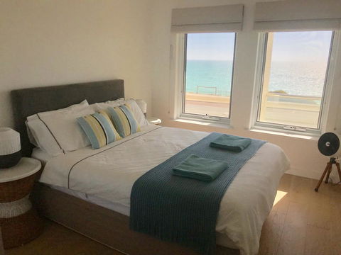 Cottesloe Beachfront Ocean View Apartment - e-Seniors 2