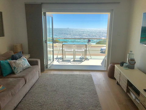 Cottesloe Beachfront Ocean View Apartment - e-Seniors 0