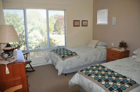 Glenelg On King Bed & Breakfast - e-Seniors 27