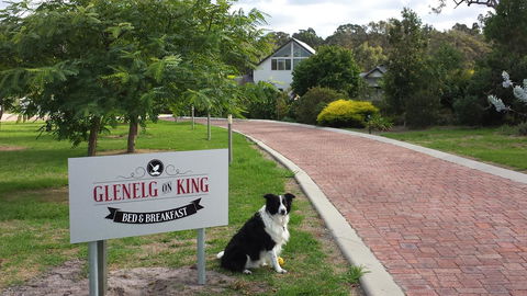 Glenelg On King Bed & Breakfast - e-Seniors 12