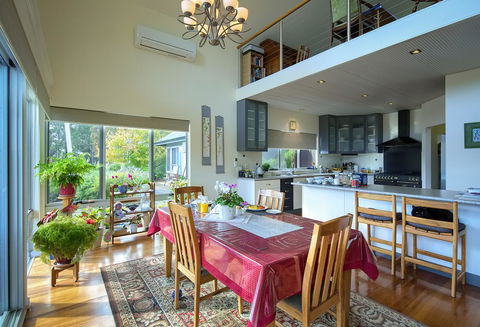Glenelg On King Bed & Breakfast - e-Seniors 8