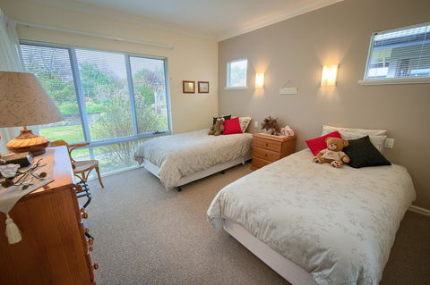 Glenelg On King Bed & Breakfast - e-Seniors 4