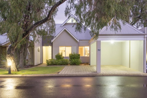 Cape View Beach Resort - e-Seniors 24