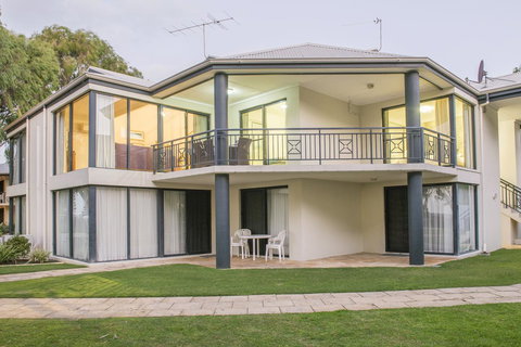 Cape View Beach Resort - e-Seniors 23