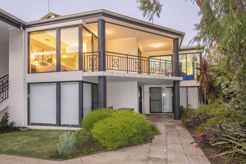 Cape View Beach Resort - e-Seniors 34