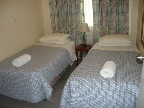 Albany Apartments - e-Seniors 13