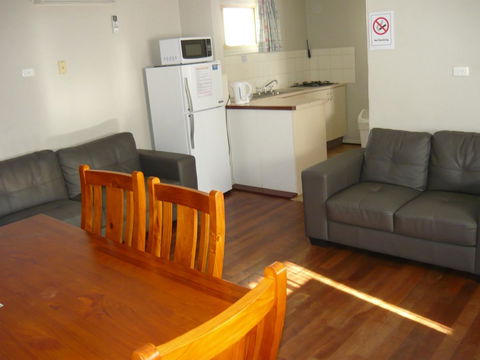 Albany Apartments - e-Seniors 3
