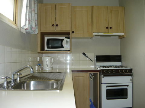Albany Apartments - e-Seniors 10