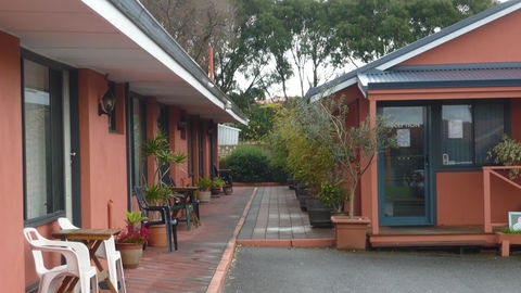 Albany Apartments - e-Seniors 4