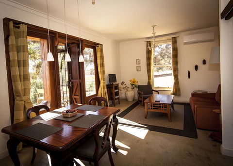 Hotham Ridge Winery And Cottages - e-Seniors 28