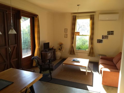 Hotham Ridge Winery And Cottages - e-Seniors 2
