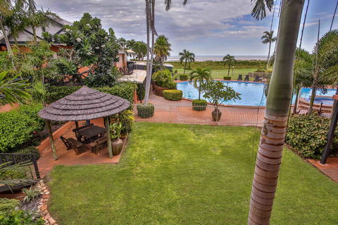 Moonlight Bay Suites - e-Seniors 13