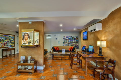Moonlight Bay Suites - e-Seniors 19