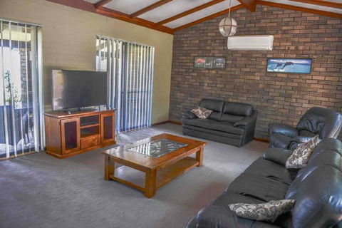 Geraldton Holliday Villas - e-Seniors 8
