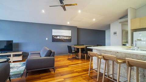 Central Avenue Apartments - e-Seniors 6