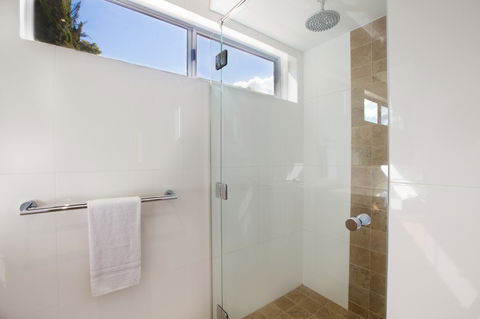 Central Avenue Apartments - e-Seniors 11