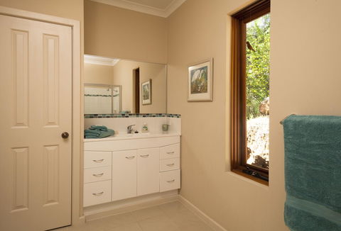 Innisfree Mountain Retreat - e-Seniors 7