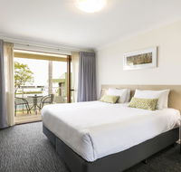 Nightcap at the Ship Inn - e-Seniors