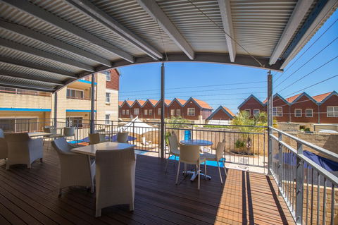 Hillarys Harbour Resort - e-Seniors 3