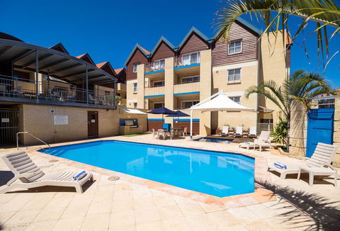 Hillarys Harbour Resort - e-Seniors 1