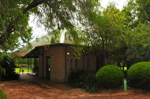 Waterfall Cottages - e-Seniors 19