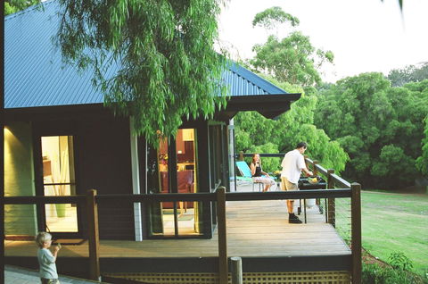 Waterfall Cottages - e-Seniors 1