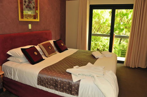 Waterfall Cottages - e-Seniors 11