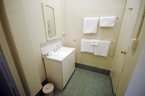 My Place Colonial Accommodation - e-Seniors 36