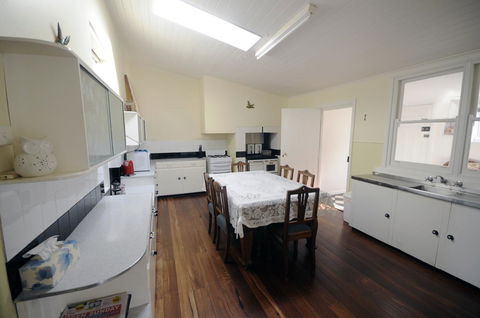 My Place Colonial Accommodation - e-Seniors 28