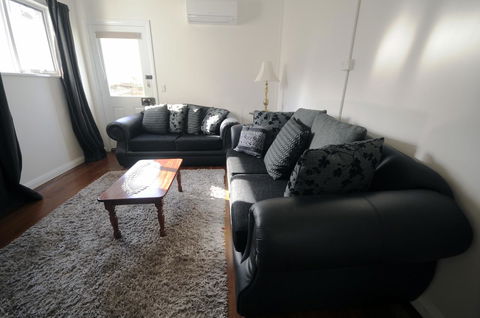 My Place Colonial Accommodation - e-Seniors 25