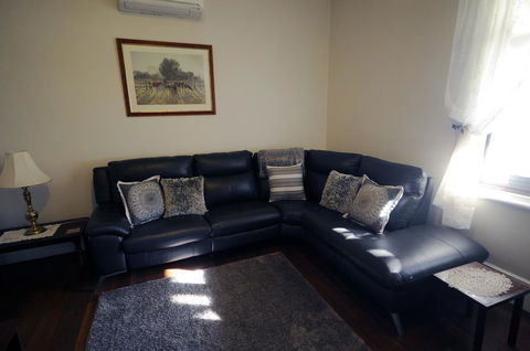 My Place Colonial Accommodation - e-Seniors 37