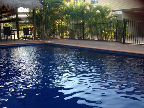 Breezes Apartments - e-Seniors 0