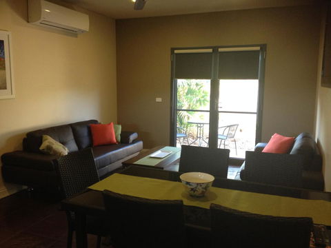 Breezes Apartments - e-Seniors 2