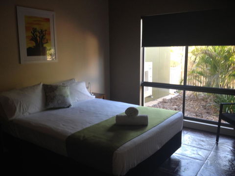 Breezes Apartments - e-Seniors 3