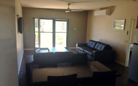 Breezes Apartments - e-Seniors 8