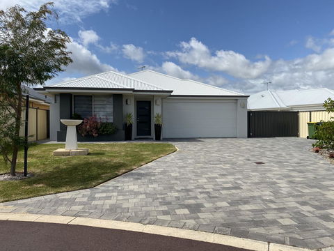 Be Wowed By Bayou - Busselton - e-Seniors 0